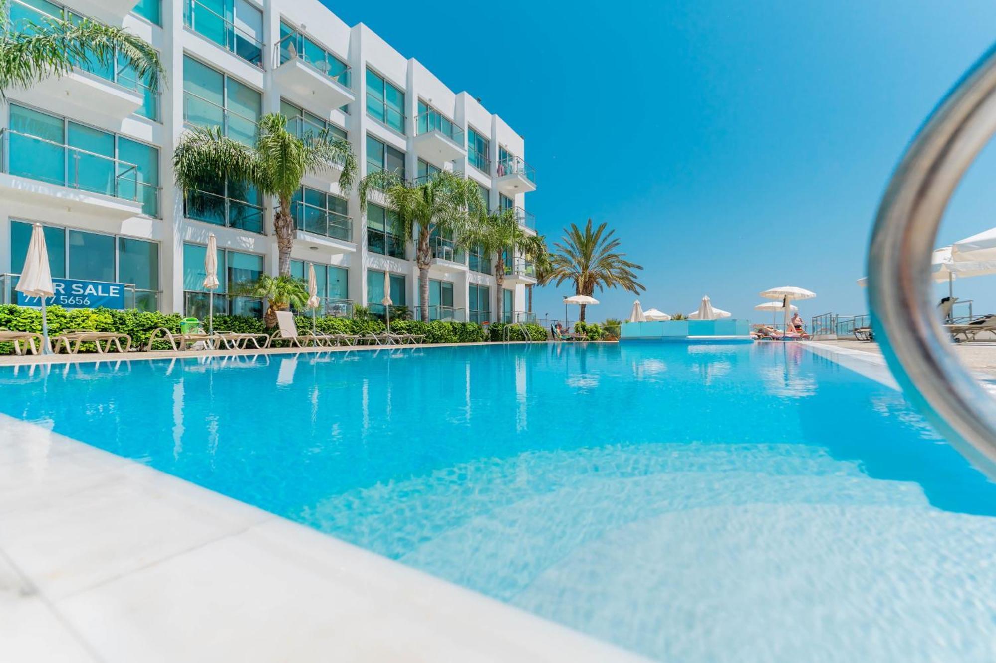 Diana - Coralli Beachfront Apartment Protaras Eksteriør bilde